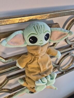Baby Yoda Mandolorian Grogu- Star Wars × Galerie, 7", Green